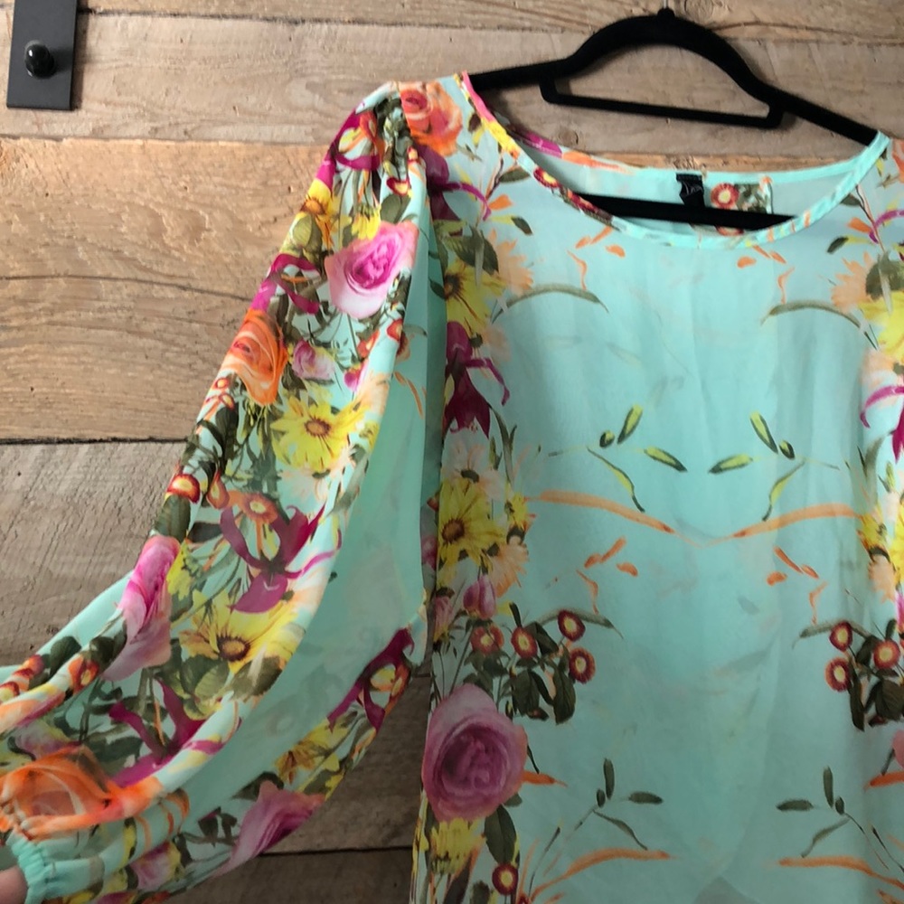 Windsor Sheer Mint Floral Blouse Size M - Picture 3 of 8